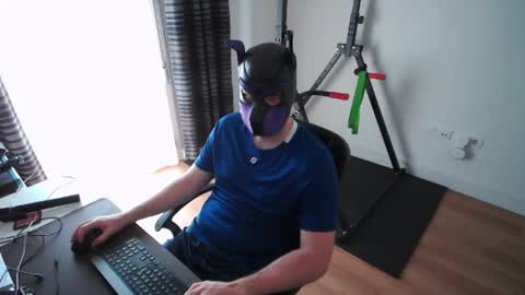 Neon online show from July 31, 2:27 pm