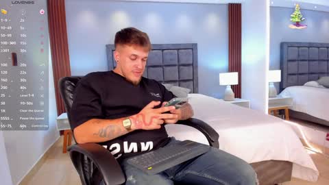 Keane online show from December 19, 8:02 pm