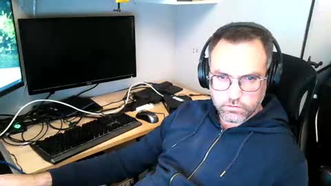 Snapshot of kelvin06133 chatting on December 18, 11:08 pm kelvin06133 online show from December 18, 11:08 pm