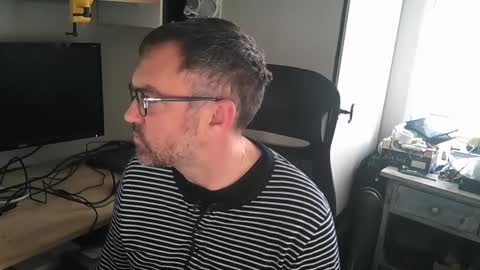 Snapshot of kelvin06133 chatting on February 13, 10:44 am kelvin06133 online show from February 13, 10:44 am