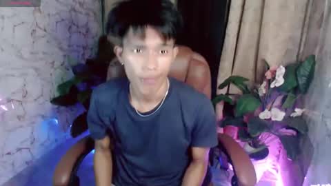 ken_minjun online show from June 2, 12:50 pm