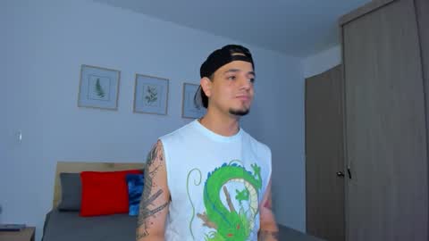 kendel_dimitri online show from December 3, 5:24 am