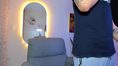 kendel_dimitri online show from January 17, 3:31 am