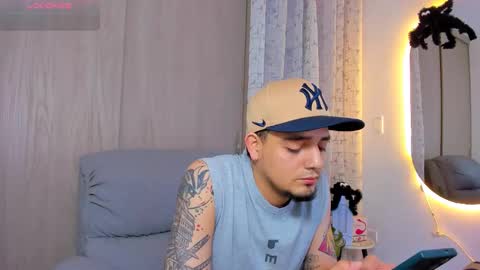 kendel_dimitri online show from October 22, 3:10 am