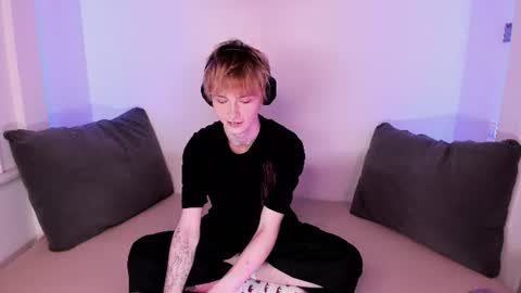 Kessy online show from August 1, 8:41 pm
