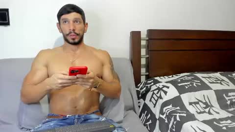 kevin_malone22 online show from June 21, 12:16 am
