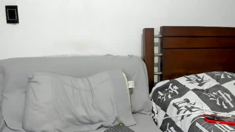 kevin_malone22 online show from June 14, 3:52 am