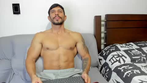 kevin_malone22 online show from June 26, 10:23 pm