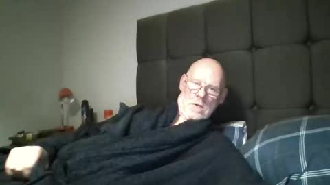 kevlooking4sez online show from March 6, 1:13 am