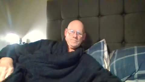 kevlooking4sez online show from March 3, 1:02 am