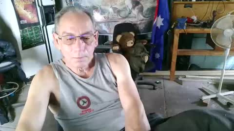 kimintheshed online show from March 29, 8:58 am