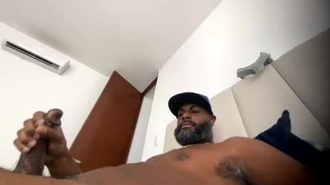 kingbizz81 online show from December 5, 8:27 pm