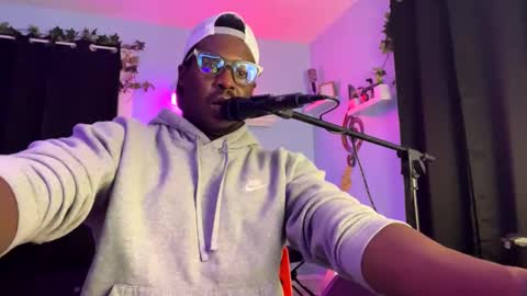 Snapshot of kingcorbra chatting on December 7, 6:10 am KC online show from December 7, 6:10 am