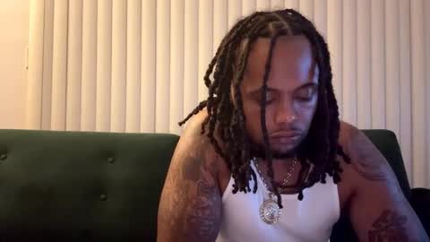 Snapshot of kingdabiggest chatting on October 9, 7:02 am KingDaBiggest online show from October 9, 7:02 am