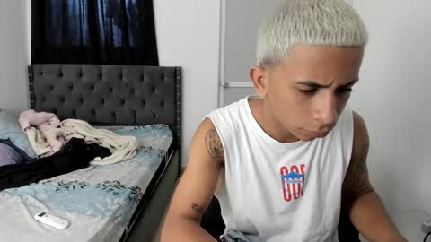 DOMINANT ALPHA KINGS online show from November 24, 6:42 pm