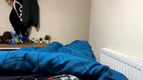 kingtomf online show from April 10, 9:33 pm