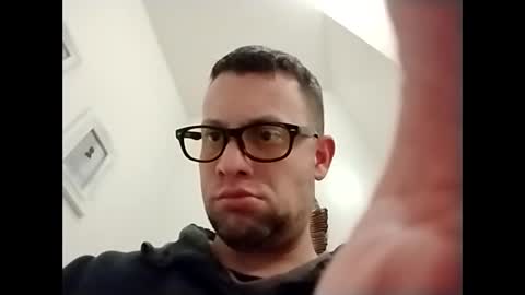 kinkystrides online show from March 8, 2:26 am