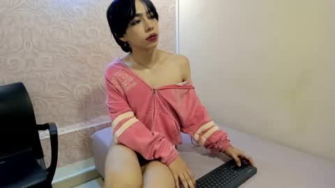 kiss_hott15 online show from January 11, 7:38 pm