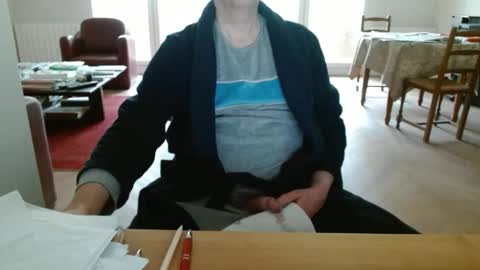 kisslog1 online show from April 3, 6:32 am