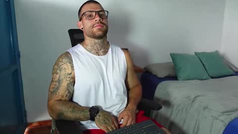 kite__ online show from February 1, 9:19 pm