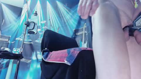 kiveuxmakeu online show from October 28, 6:10 pm