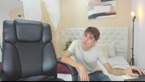 Snapshot of klaus_sunrise_xx chatting on January 31, 7:18 am KLAUS online show from January 31, 7:18 am