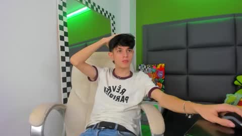 Snapshot of klaus_sunrise_xx chatting on September 20, 2:44 am KLAUS online show from September 20, 2:44 am