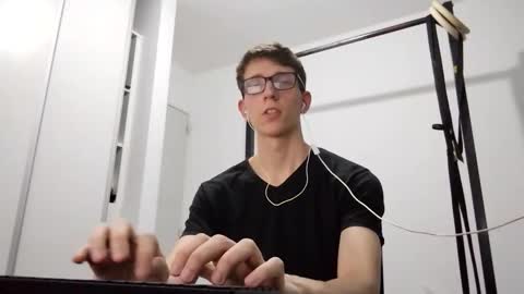 Facu online show from February 3, 4:12 pm