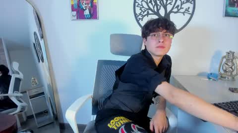 krown_nox online show from June 2, 7:15 pm