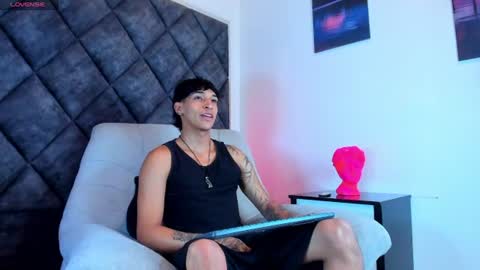 Kroy Wave  Muscle Tattoos Latino online show from July 22, 3:20 am