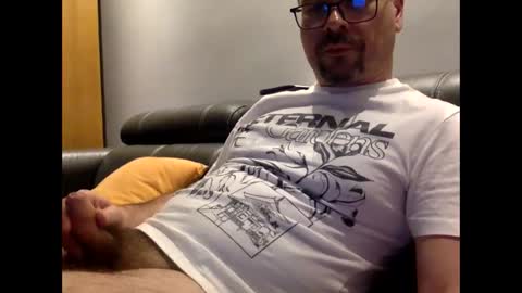 Snapshot of krzysztof1977 chatting on December 11, 10:06 pm krzysztof1977 online show from December 11, 10:06 pm