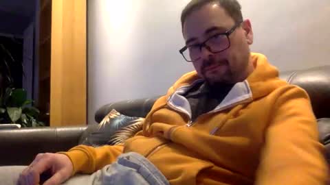 krzysztof1977 online show from February 3, 10:26 pm