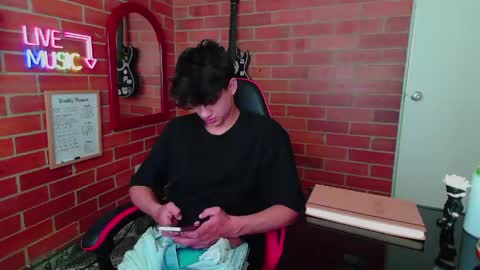 JASON online show from May 17, 4:47 pm