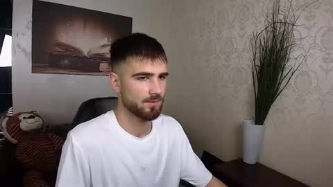 KyloEast online show from July 28, 4:42 am