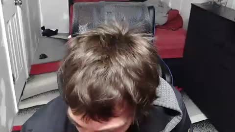 l1v1nth3dr3am online show from December 15, 12:02 pm