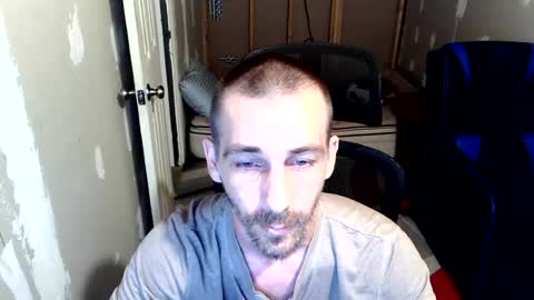 l1v1nth3dr3am online show from July 31, 4:23 am