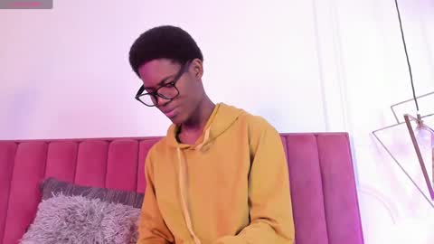 Leonardo  online show from December 10, 4:24 am