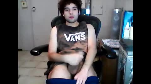 Snapshot of lakewood4523 chatting on February 25, 7:31 am Carlosss online show from February 25, 7:31 am