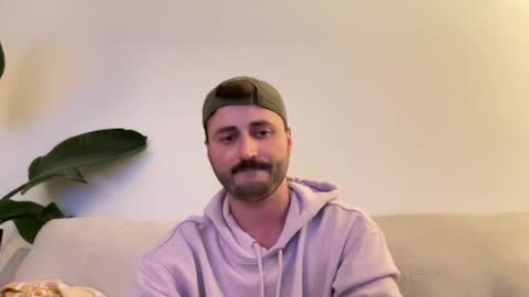 landosmith003 online show from June 18, 8:05 am