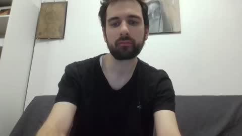 laraaan online show from November 21, 7:57 pm