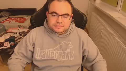 latexboy893 online show from November 13, 9:30 pm