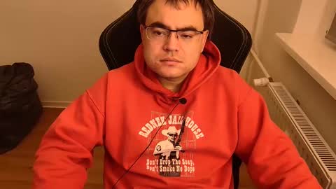 latexboy893 online show from March 1, 9:47 pm