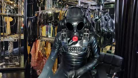 latexlover202 online show from February 5, 11:28 pm