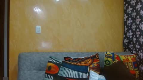 latin_11in online show from April 10, 2:18 am