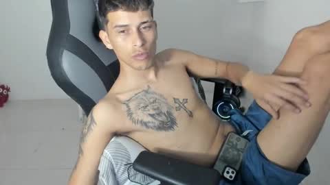 latinoalpha73 online show from February 14, 3:01 am