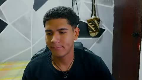 latinohotboy_ online show from June 15, 11:57 am