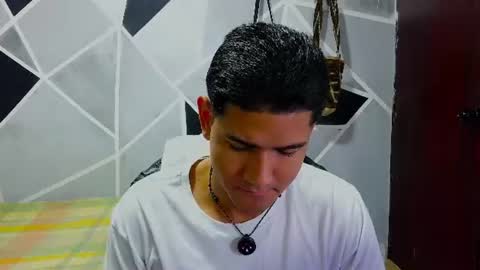 latinohotboy_ online show from June 16, 12:18 pm