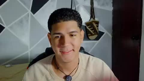 latinohotboy_ online show from June 11, 12:25 pm