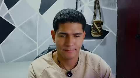 latinohotboy_ online show from June 21, 1:50 pm