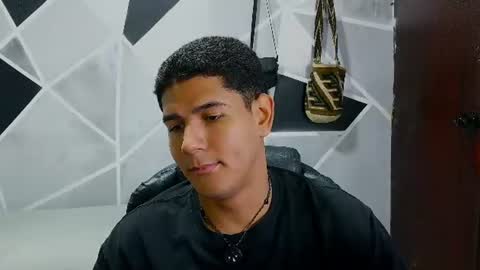 latinohotboy_ online show from June 23, 1:37 pm